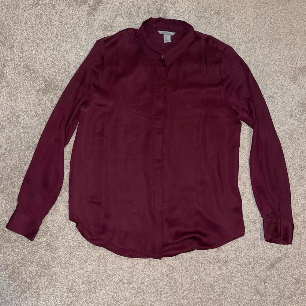 H&M | BURGUNDY SILKY BUTTON UP 👩‍💼💫